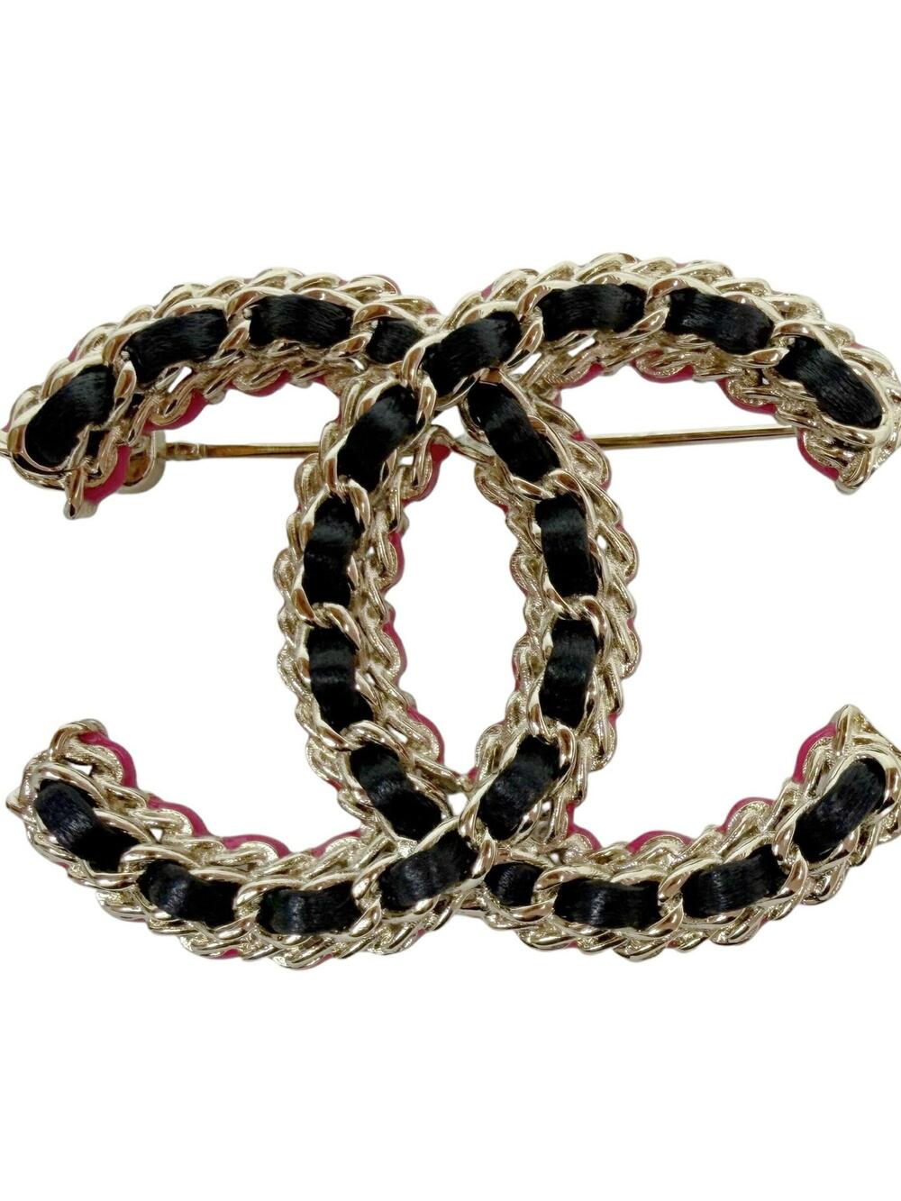 Chanel Brooch Gold And Leather #299372C11B
